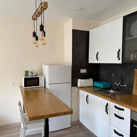 Centrally Located M, Bright And Sunny With Terrace And Pool Views Lägenhet *