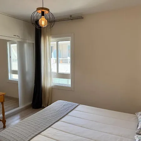 Lägenhet Centrally Located M, Bright And Sunny With Terrace And Pool Views