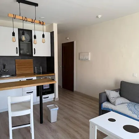 Centrally Located Bright And Sunny With Terrace And Pool Views M Playa de las Americas (Tenerife)