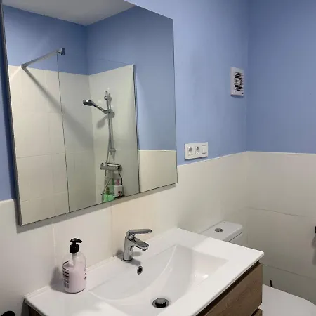 Centrally Located Bright And Sunny With Terrace And Pool Views M *
