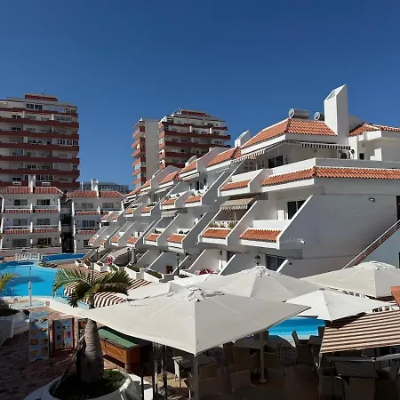 Centrally Located Bright And Sunny With Terrace And Pool Views M * Playa de las Americas (Tenerife)