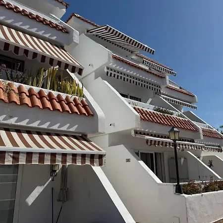 Centrally Located Bright And Sunny With Terrace And Pool Views M Apartment *