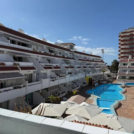 Centrally Located Bright And Sunny With Terrace And Pool Views M * Playa de las Americas (Tenerife)