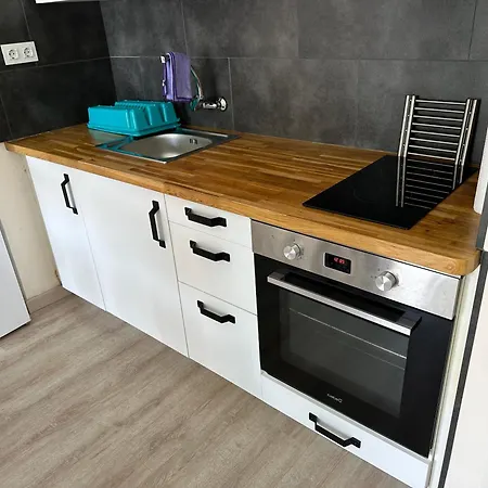 Appartamento Centrally Located M, Bright And Sunny With Terrace And Pool Views *