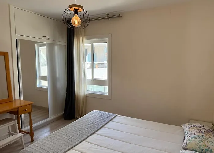 公寓 Centrally Located M, Bright And Sunny With Terrace And Pool Views