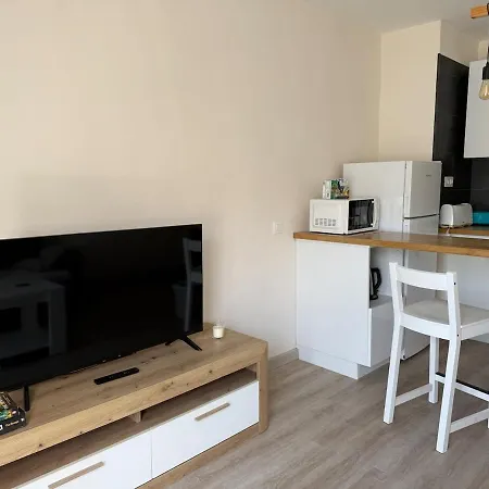 Lejlighed Centrally Located M, Bright And Sunny With Terrace And Pool Views